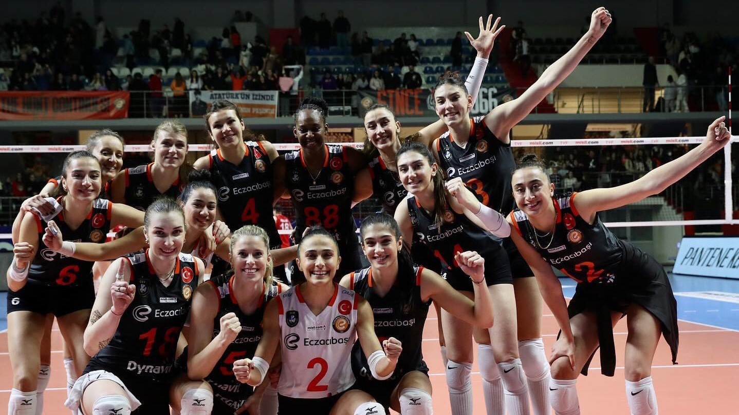 Pallavolo Turchia Alla ripresa del campionato Eczacibasi vince 30 il