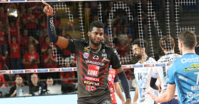 Pallavolo Cuba – Marlon Yant e i giocatori della Nazionale acquistano una “sparapalloni” per gli allenamenti