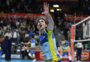Pallavolo A2M – L’omaggio di Cuneo a capitan Daniele Sottile nella festa promozione