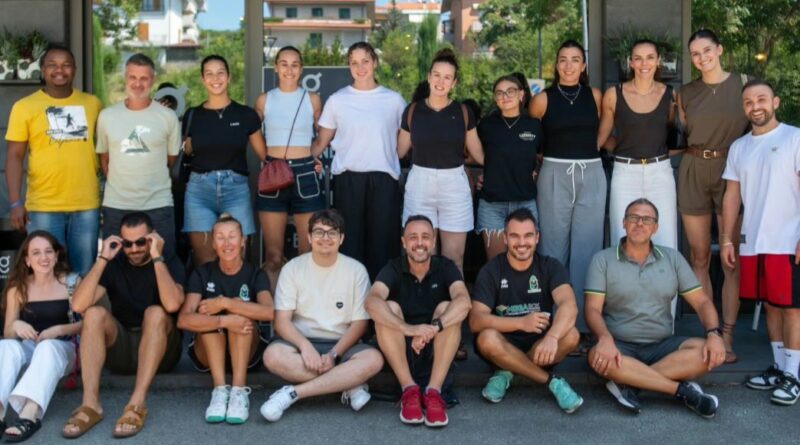 Pallavolo A1 femminile – Con un’attività di team building sul Monte San Bartolo è partita la stagione di Vallefoglia