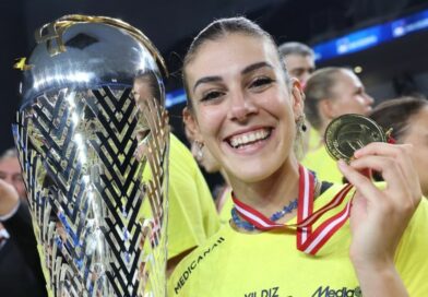 Pallavolo Turchia – Alessia Orro subito Regina con il Fenerbahce, trionfa in campo nel giorno della festa azzurra