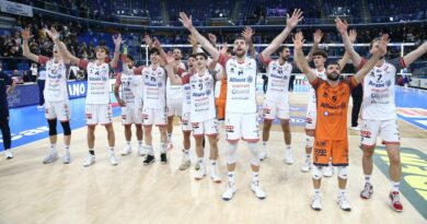 Pallavolo SL – L’Allianz Milano parte con un’impresa: rimonta incredibile firmata Reggers e vittoria 3-2 contro Modena