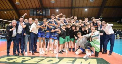 Pallavolo A2M – La Campi Reali Cantù chiude il 2025 con l’impresa: battuta la capolista Prata