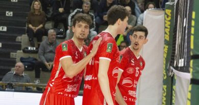 Pallavolo A2M – Derby-sorpasso: Macerata batte 3-0 Fano e la scavalca
