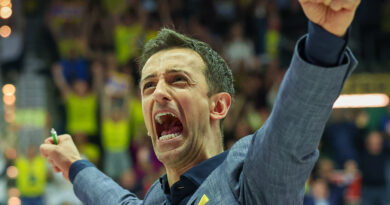 Pallavolo A1F – Santarelli: “Complimenti alle ragazze, nonostante un approccio non bello. Ma il pubblico dovrebbe capire che mugugnare non aiuta”