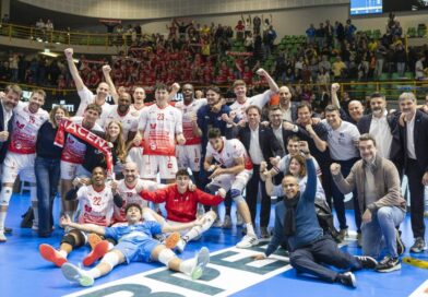 Pallavolo SL Scudetto – Piacenza vince ancora al PalaPanini, i servizi di Mandiraci portano i biancorossi nelle semifinali tricolori