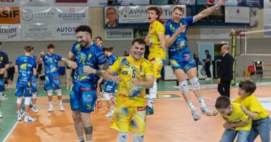 Pallavolo A2M PlayOff Promozione – La Tinet Prata con Gamba in vetrina vince gara1 contro Lagonegro