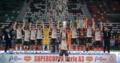 Pallavolo SuperCoppa A3M – La Domotek Reggio Calabria conquista il double Supercoppa–Coppa Italia, superando sempre una agguerrita Reggio Emilia