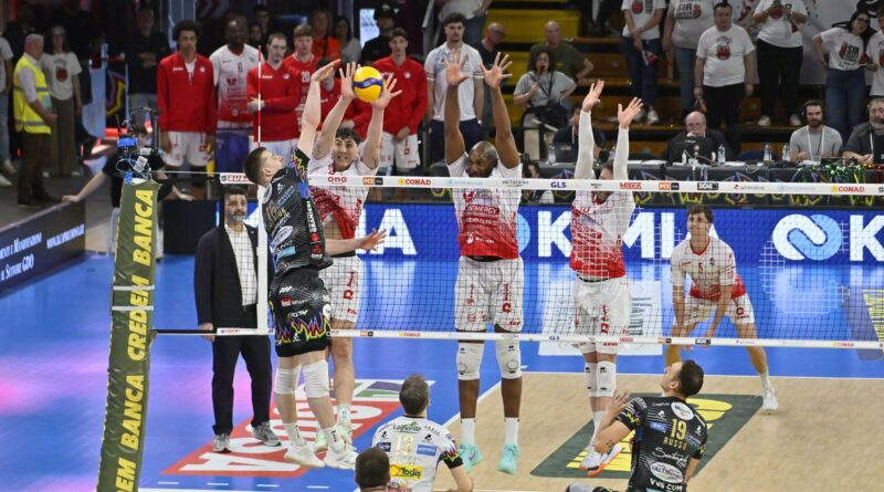 Pallavolo SL Scudetto – Perugia impiega 2 ore per battere Piacenza, guidata da un Super Simon