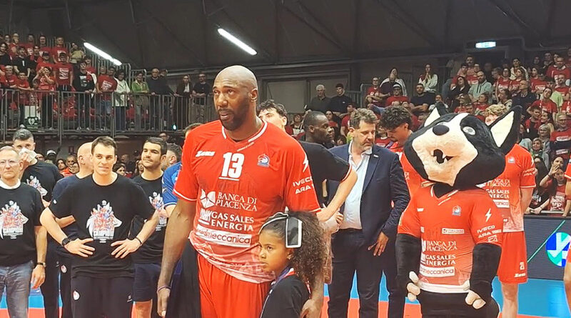 Pallavolo Storie – L’emozione di Robertlandy Simon per l’affettuoso omaggio di Piacenza