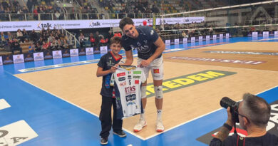 Pallavolo SL – Un sogno realizzato: Oscar ha incontrato il suo idolo Michieletto prima di Trento-Cisterna