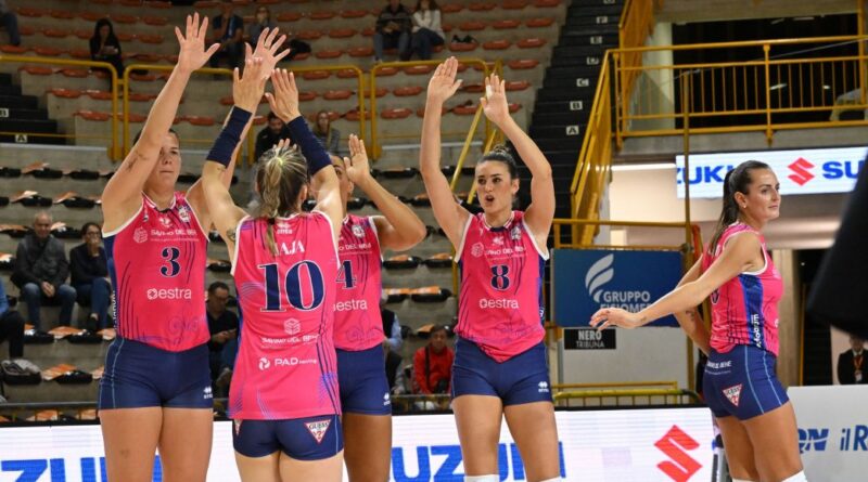 Pallavolo A1F – Scandicci prima vittoria: Macerata lotta a lungo ma cede ancora 3-1