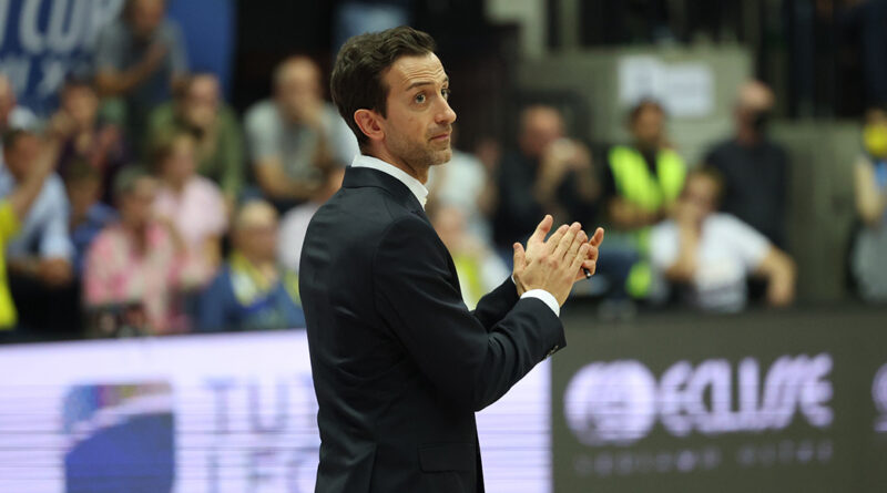 Pallavolo A1F – Santarelli prima della sfida con Chieri: “Una gara difficile, dove dovremo confermare di essere in un buon momento”
