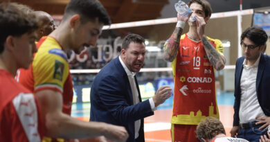 Pallavolo A2M – Reggio Emilia analizza la sconfitta con Lagonegro. Zagni: “Abbiamo faticato in alcune situazioni nelle quali avremmo potuto fare meglio”